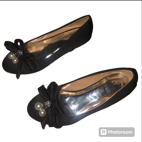 BADGLEY MISCHKA
Little & Big Girls Milah Pearl EUC Size 1 - Picture 8 of 14